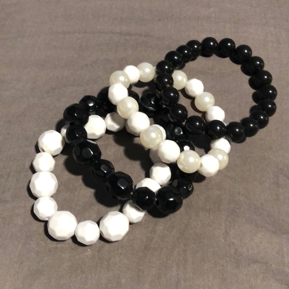 Set of 4 Plastic, Stretchy Bracelets